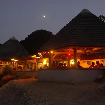 Les De Bagheera, Oasis Naturiste * Linguizzetta