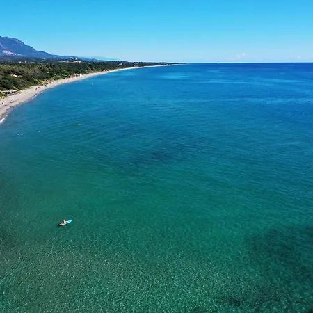 Les De Bagheera, Oasis Naturiste Villa Linguizzetta