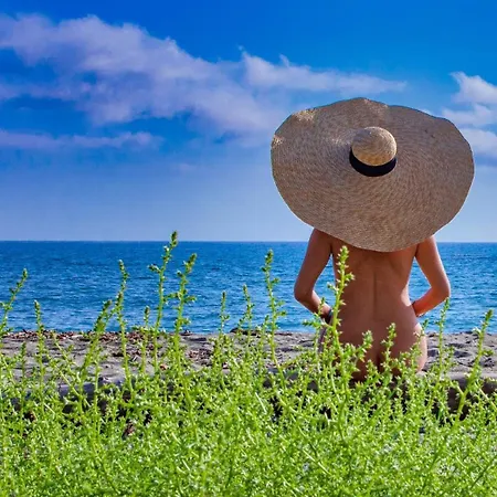 Villa Les De Bagheera, Oasis Naturiste *