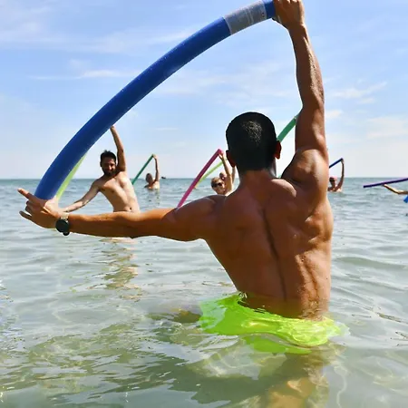 Les De Bagheera, Oasis Naturiste Villa Linguizzetta