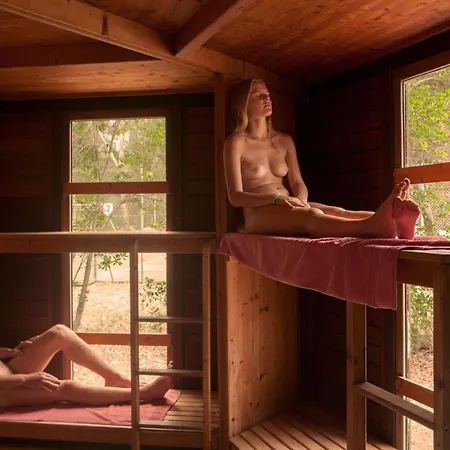 Les De Bagheera, Oasis Naturiste Villa