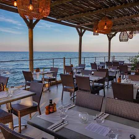 Les De Bagheera, Oasis Naturiste Villa