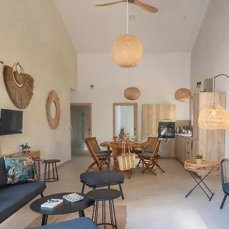 Les De Bagheera, Oasis Naturiste Villa