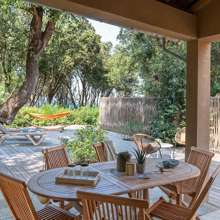 Villa Les De Bagheera, Oasis Naturiste