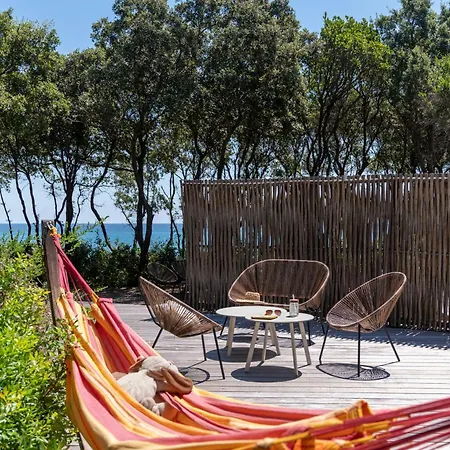 Les De Bagheera, Oasis Naturiste Villa Linguizzetta