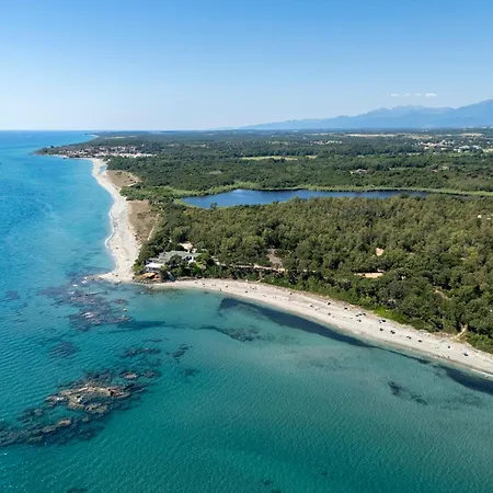 Les De Bagheera, Oasis Naturiste Villa Linguizzetta