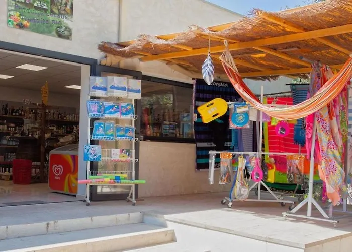 Les De Bagheera, Oasis Naturiste