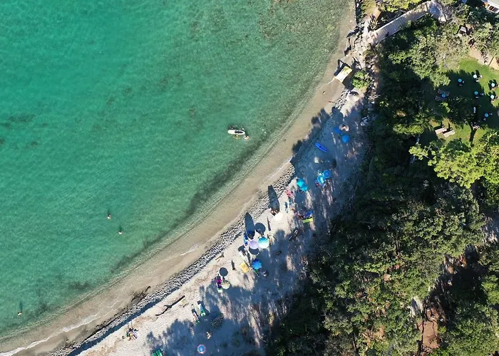 Les De Bagheera, Oasis Naturiste Linguizzetta