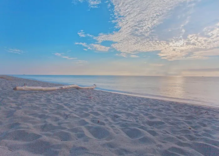 Les De Bagheera, Oasis Naturiste Villa Linguizzetta