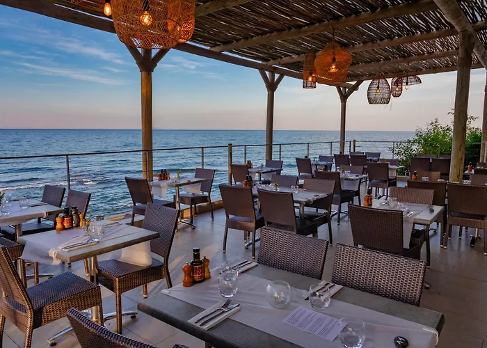 Les De Bagheera, Oasis Naturiste Villa